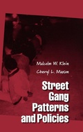 Cover: Street Gang Patterns and Policies - Oxford University Press Inc