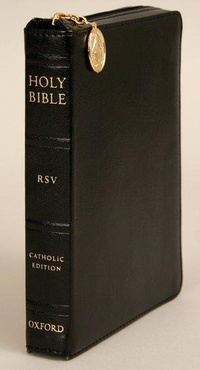 Enlarge image Cover: The Revised Standard Version Catholic Bible, Compact Edition, Zipper Duradera - Oxford University Press Inc
