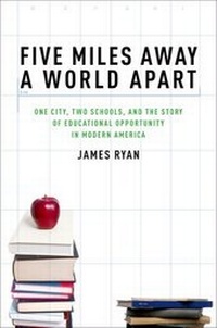 Abbildung von: Five Miles Away, A World Apart - Oxford University Press Inc