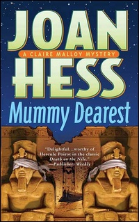 Abbildung von: Mummy Dearest - Minotaur Books