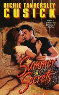 Enlarge image Cover: Summer of Secrets - SIMON PULSE