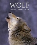 Cover: Wolf: Legend, Enemy, Icon - Firefly Books Ltd