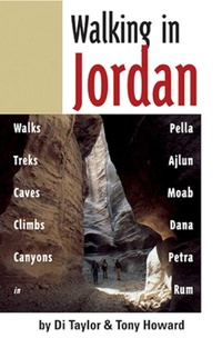 Abbildung von: Walking in Jordan - Interlink Books