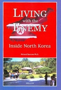 Abbildung von: Living with the Enemy: Inside North Korea - Hollym International Corp.,U.S.