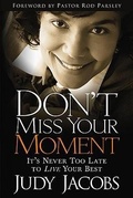Cover: Don't Miss Your Moment - Realms Fiction