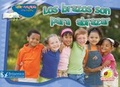 Cover: Los brazos son para abrazar (Arms Are for Hugging) - Britannica Digital Learning
