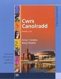 Cover: Cwrs Canolradd: Llyfr Cwrs (De / South) - Uned Iaith Genedlaethol Cymru CBAC