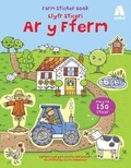 Cover: Llyfr Sticeri ar y Fferm/Farm Sticker Book - Atebol