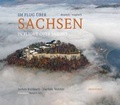 Cover: Im Flug &uuml;ber Sachsen - Hinstorff