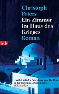 Abbildung von: Ein Zimmer im Haus des Krieges - btb