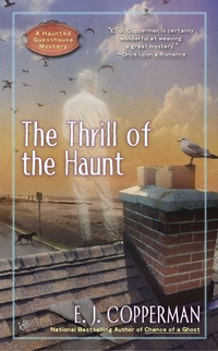 Enlarge image Cover: The Thrill of the Haunt - Berkley Publishing Corporation,U.S.