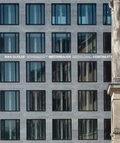 Cover: Max Dudler - Bundesministerium f&uuml;r Verkehr, Bau- und Stadtentwicklung. Weiterbauen - Niggli Verlag