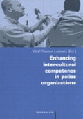 Bild: Enhancing intercultural competence in police organizations - Waxmann