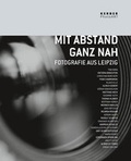 Cover: Mit Abstand - ganz nah - Kerber Verlag