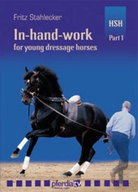 Abbildung von: In-hand-work for young dressage horse Part 1 - pferdia GmbH