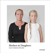 Abbildung von: Mothers & Daughters - Lannoo Publishers