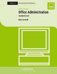 Abbildung von: Career Award Office Administration: Standard Level - Cambridge University Press