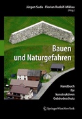 Cover: Bauen und Naturgefahren - Birkh&auml;user Verlag GmbH