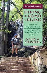 Abbildung von: Hiking the Road to Ruins - Rutgers University Press