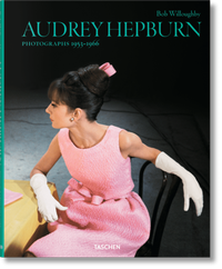 Abbildung von: Bob Willoughby. Audrey Hepburn. Photographs 1953-1966 - TASCHEN