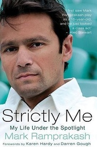 Abbildung von: Strictly Me - Mainstream Publishing