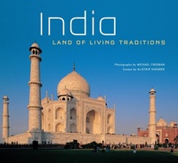 Abbildung von: India: Land of Living Traditions - Periplus Editions