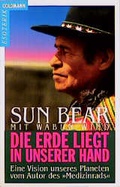 Cover: Die Erde liegt in unserer Hand - Goldmann