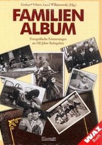 Enlarge image Cover: Familien Album - Klartext