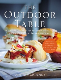 Abbildung von: The Outdoor Table - Harper Celebrate