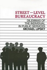 Abbildung von: Street Level Bureaucracy - Russell Sage Foundation
