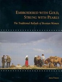 Abbildung von: Embroidered with Gold, Strung with Pearls - Harvard University Press