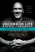Cover: Strengthening Your Family - Tyndale Momentum