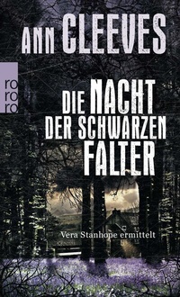 Abbildung von: Die Nacht der schwarzen Falter - Rowohlt Taschenbuch