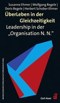 Cover: &Uuml;berLeben in der Gleichzeitigkeit - Carl-Auer Verlag