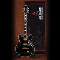 Enlarge image Cover: B.B. King Signature Lucille Model - Axe Heaven