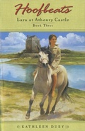 Cover: Hoofbeats: Lara at Athenry Castle Book 3 - Puffin Books