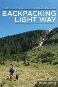 Abbildung von: Backpacking the Light Way - Menasha Ridge Press