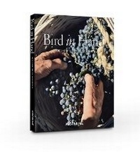 Abbildung von: Bird in Hand - Assouline
