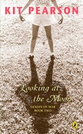 Cover: Looking At The Moon - Puffin Canada
