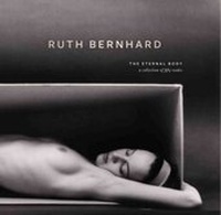 Abbildung von: Ruth Bernhard:Eternal Body - Chronicle Books