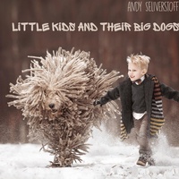 Abbildung von: Little Kids and Their Big Dogs - Revodana Publishing