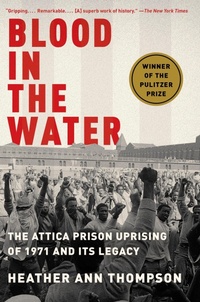 Abbildung von: Blood in the Water - Vintage Books