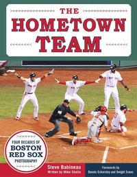 Enlarge image Cover: The Hometown Team - Sports Publishing LLC