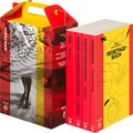 Cover: SZ Literaturkoffer Spanien | B&uuml;cher Set | Literatur-Sammlung mit Rodoreda, Laforet und Montalb&aacute;n | 4 Taschenb&uuml;cher - S&uuml;ddeutsche Zeitung