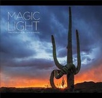 Abbildung von: Magic Light - Arizona Highways Books