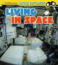 Enlarge image Cover: Living in Space - Raintree