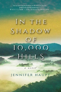 Abbildung von: In the Shadow of 10,000 Hills - Central Avenue Publishing