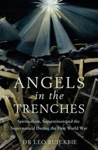 Abbildung von: Angels in the Trenches - Robinson