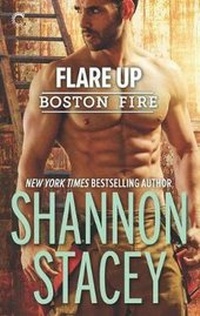 Abbildung von: Flare Up - Carina Press