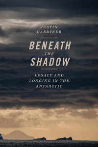 Abbildung von: Beneath the Shadow - Sort of Books